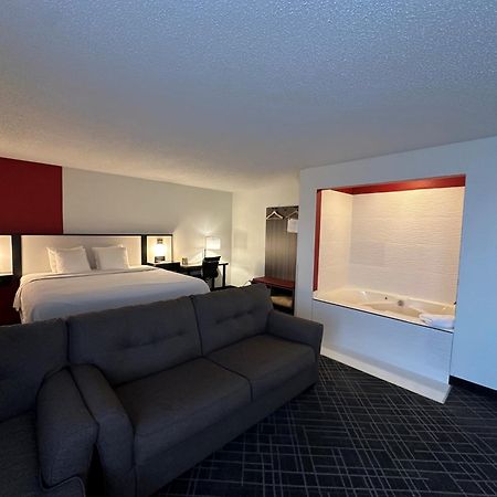 במוטל Ramada By Wyndham Waupaca מראה חיצוני תמונה
