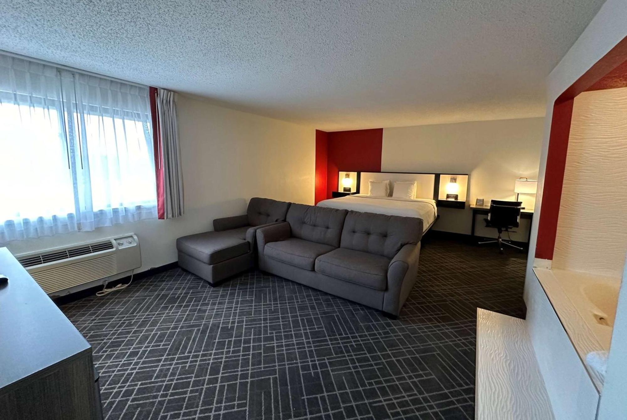במוטל Ramada By Wyndham Waupaca מראה חיצוני תמונה